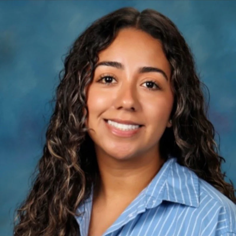 Photo of Roxanne D.